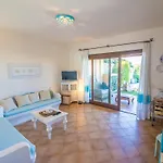 Fiore Con Piscina E Vista Mare