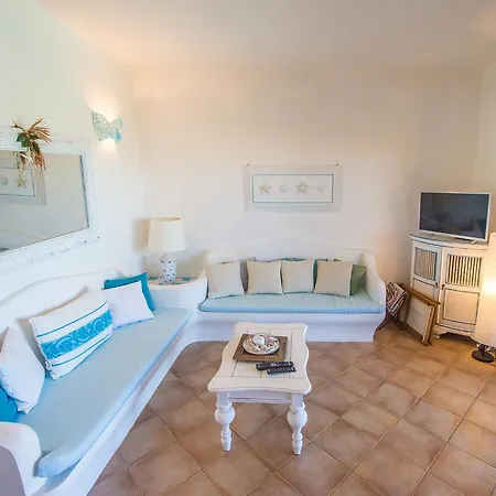 Fiore Con Piscina E Vista Mare Willa