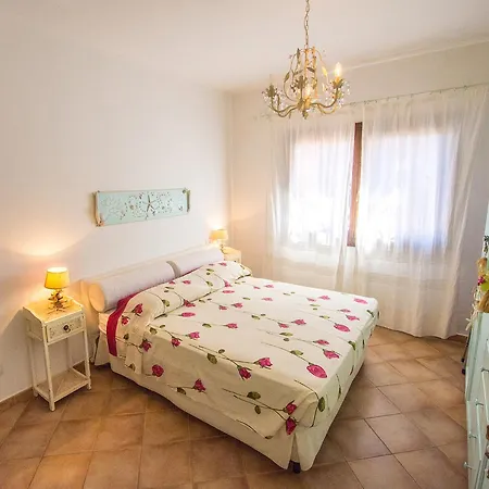 Fiore Con Piscina E Vista Mare Palau