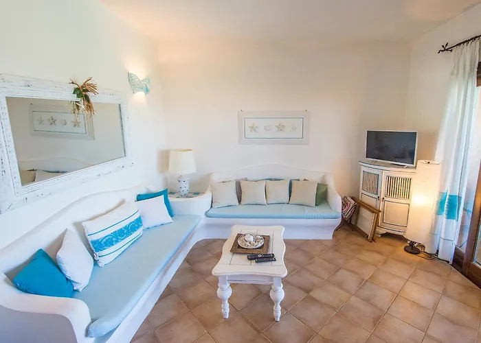 Fiore Con Piscina E Vista Mare 别墅