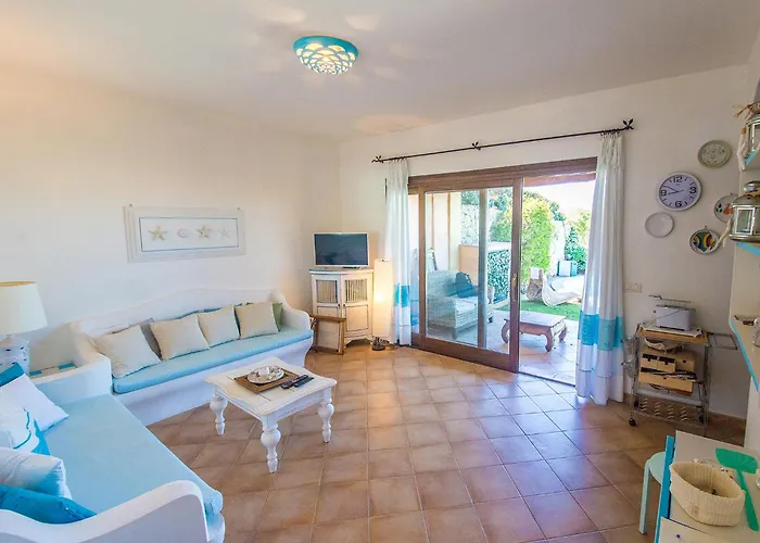 Fiore Con Piscina E Vista Mare